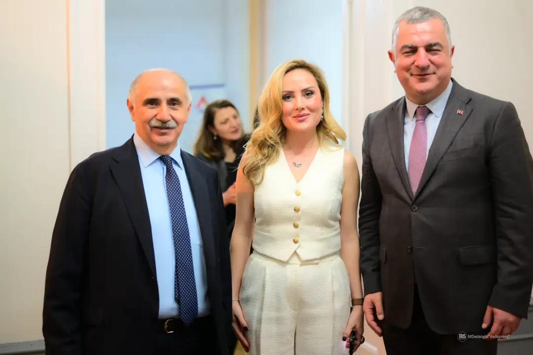 Büyükelçi Şen: Sizinle gurur duyduk