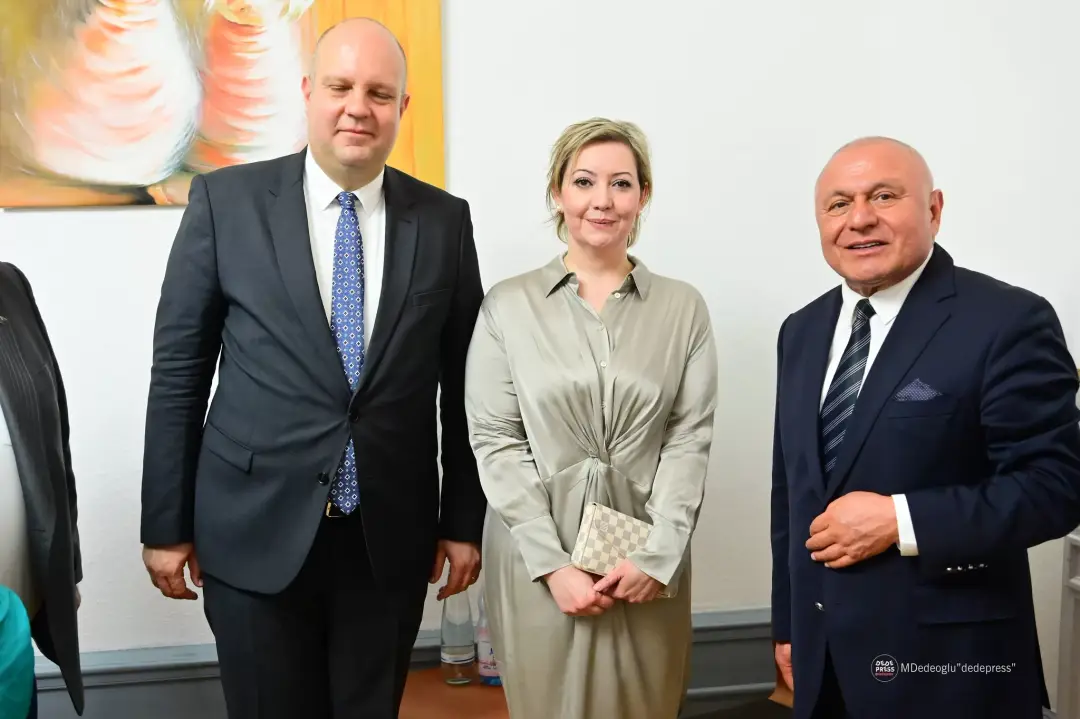 Büyükelçi Şen: Sizinle gurur duyduk