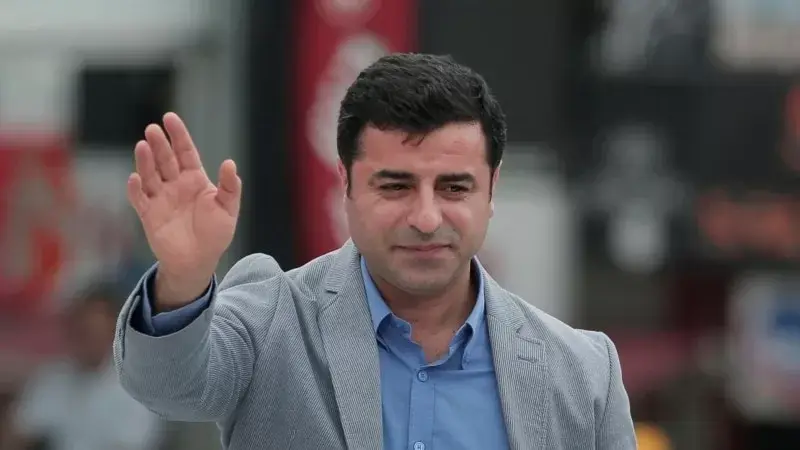 Demirtaş'ın tutukluluğuyla ilgili görüşmenin ertelenmesi zaman kazanma girişimi