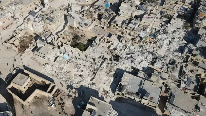 "İran Yardımları Kullanarak Suriye'ye Silah Taşıdı"