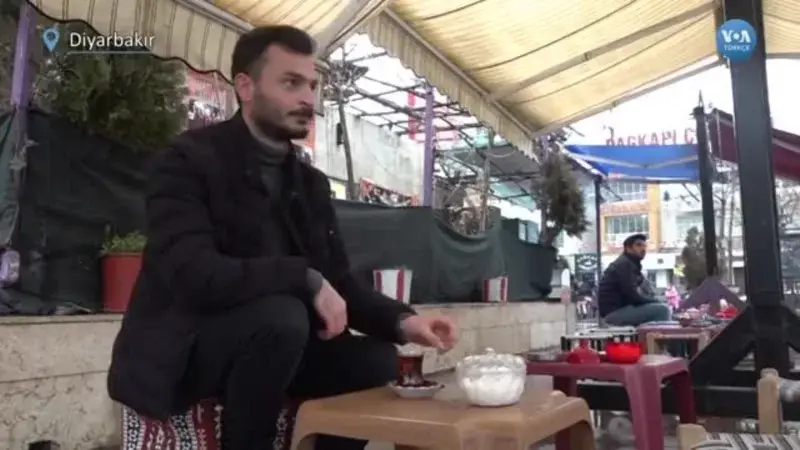 Kürtçe Öğretmenlerinin Buruk Mutluluğu