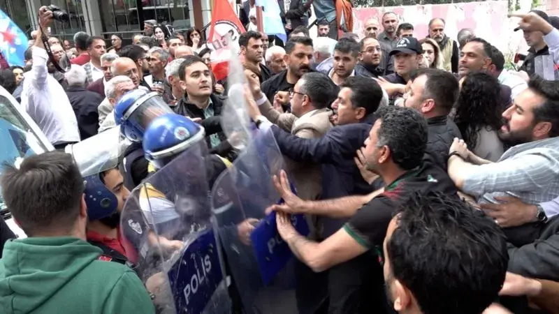 Operasyonlar Diyarbakır’da Protesto Edildi
