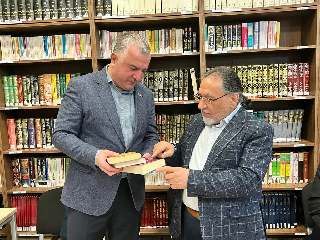 Büyükelçi Şen: “Siyasete katılmak çok önemlidir”