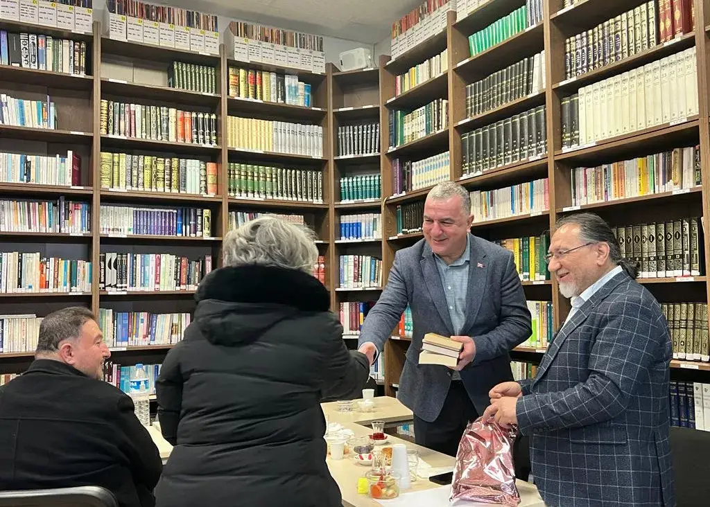 Büyükelçi Şen: “Siyasete katılmak çok önemlidir”