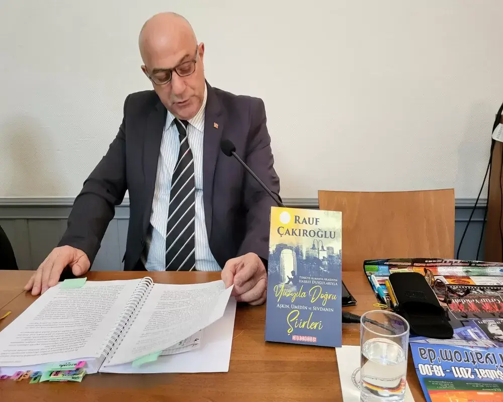 Rauf Çakıroğlu şiir kitabını tanıttı