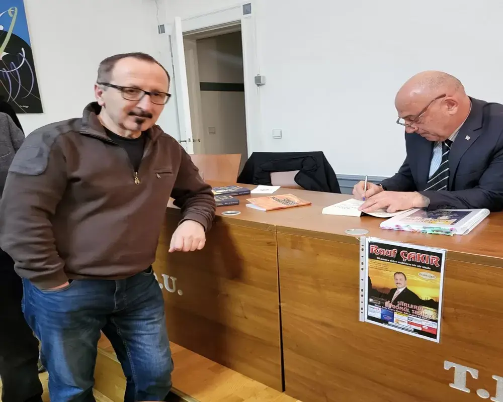 Rauf Çakıroğlu şiir kitabını tanıttı