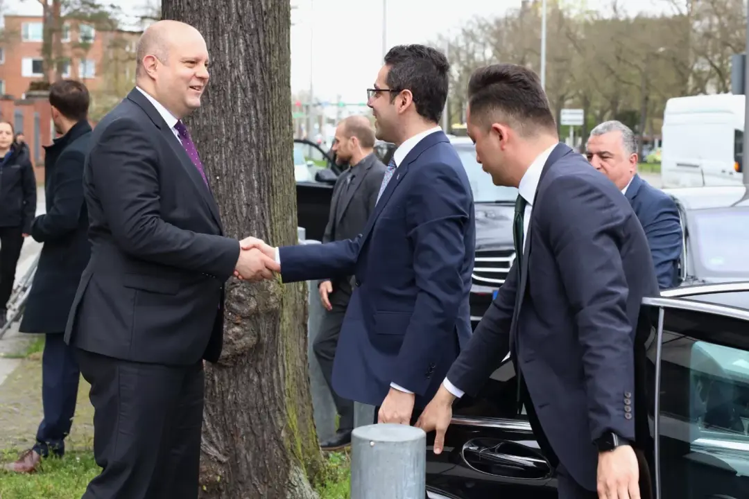 Serim: Almanya’da bir milyon 500 bin seçmen var