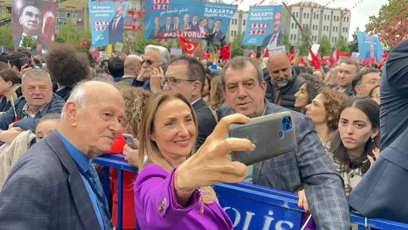“AKP’yi İktidara Kadınlar Getirdi İndiren de Kadınlar Olacak”