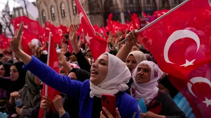 Marsilya Seçim Bürosunda Kürtler ve Türkler arasında çatışma