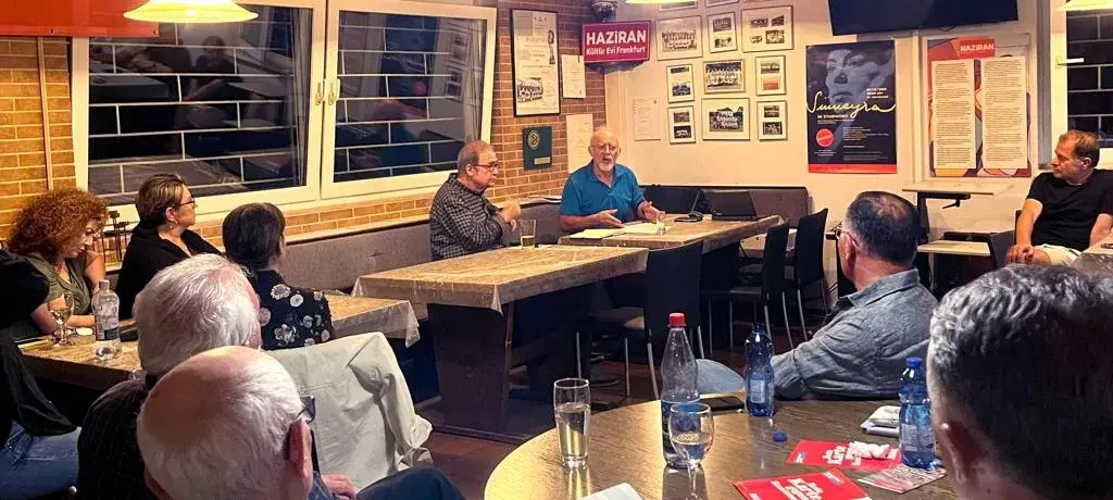 Frankfurt’ta Şili tartışması: “Biz de bu trajedinin bir parçasıydık”