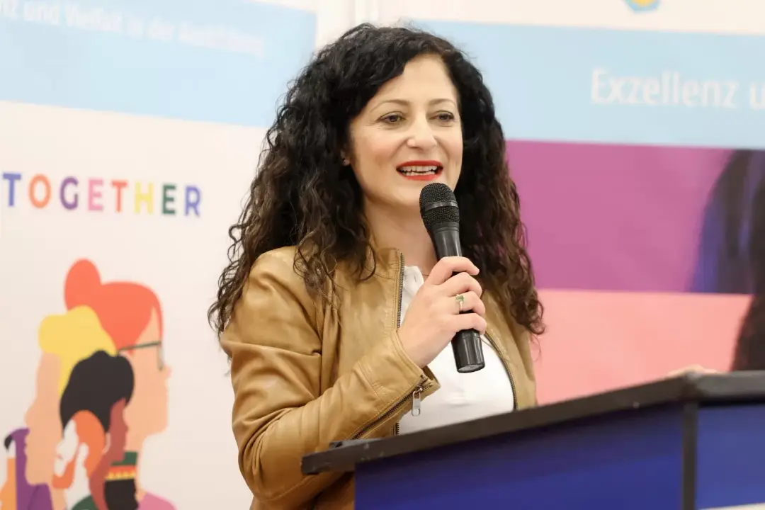 Senatör Kızıltepe: Birçok iş alanında boşluk var, bundan yararlanın