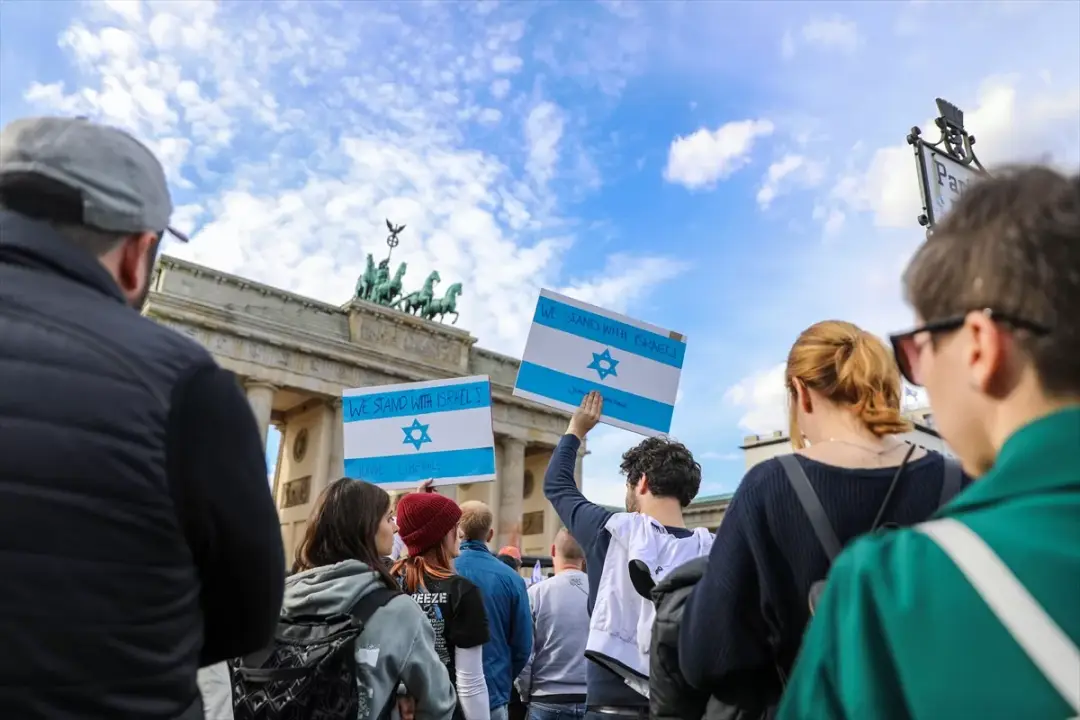 İsrail'e yönelik saldırılar Berlin'de protesto edildi