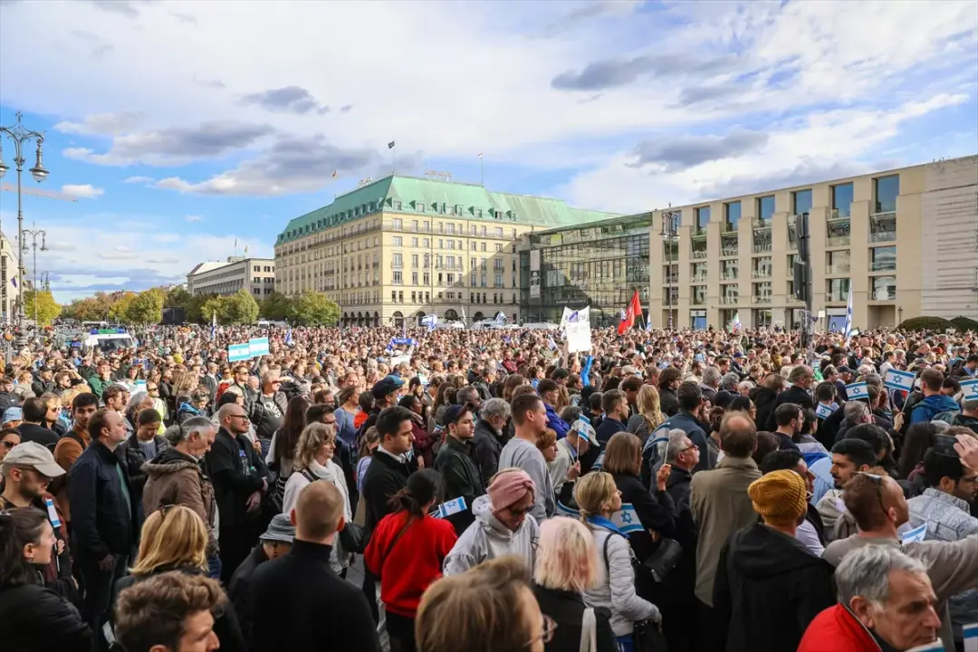 İsrail'e yönelik saldırılar Berlin'de protesto edildi