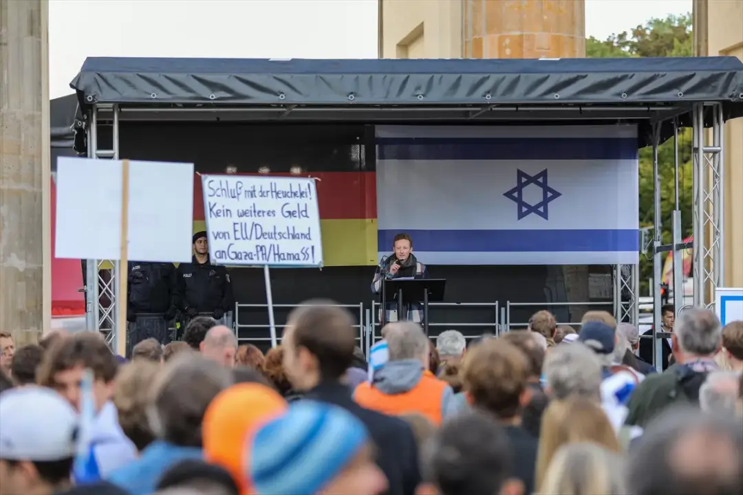 İsrail'e yönelik saldırılar Berlin'de protesto edildi