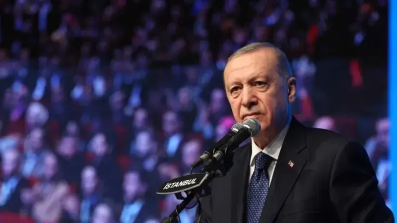 “Adil bir dünya mümkün ama Amerika’yla değil, İsrail’e desteğin hesabını nasıl vereceksin”