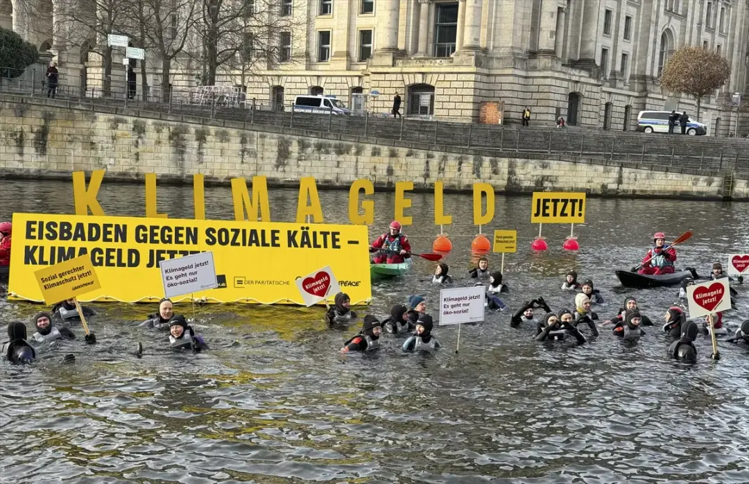 Greenpeace, Alman hükümetinin iklim politikasını protesto etti