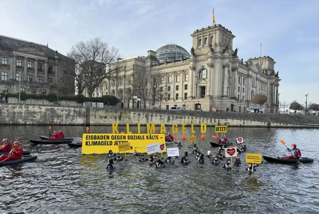 Greenpeace, Alman hükümetinin iklim politikasını protesto etti