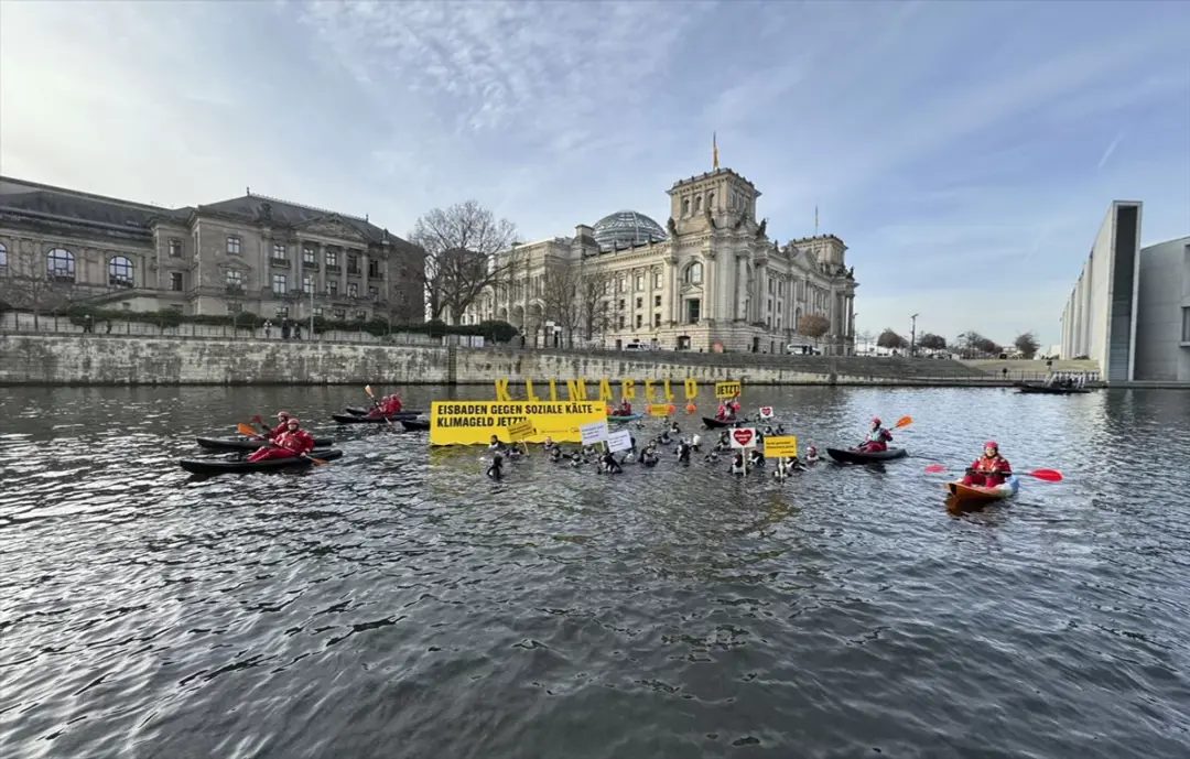 Greenpeace, Alman hükümetinin iklim politikasını protesto etti