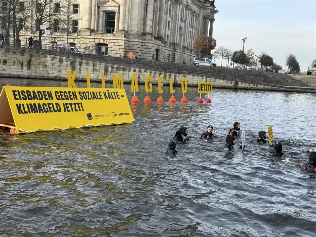 Greenpeace, Alman hükümetinin iklim politikasını protesto etti