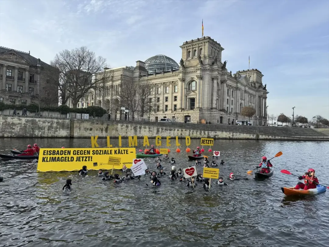 Greenpeace, Alman hükümetinin iklim politikasını protesto etti