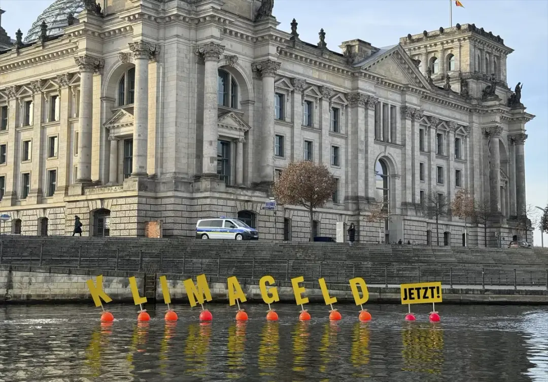 Greenpeace, Alman hükümetinin iklim politikasını protesto etti