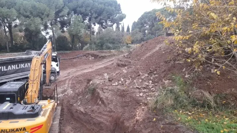 Bornova Anadolu Lisesi koruluğundaki anaokulu inşaatı durduruldu