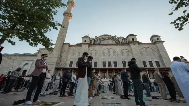 Fatih Camii imamına bıçaklı saldırı: Güvenlik önlemlerinin arttırılması isteniyor