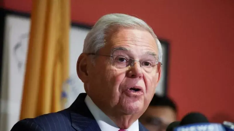 Menendez evinde ele geçirilen delillerin geçersiz olacağını iddia ediyor