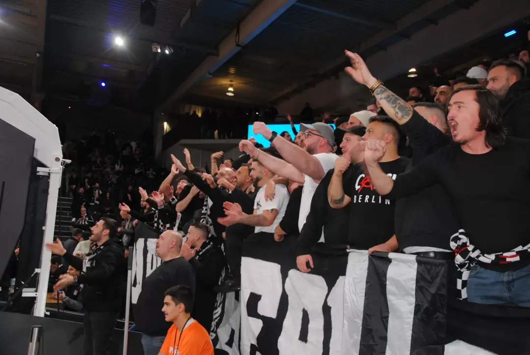 Müthiş Seyirci Desteği ve Beşiktaş Uzatmada Play-Off`u Garantiledi