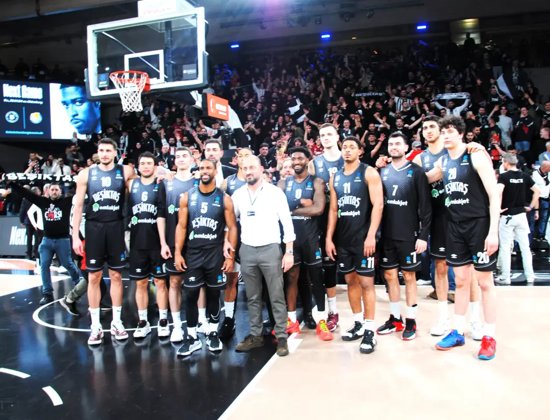 Müthiş Seyirci Desteği ve Beşiktaş Uzatmada Play-Off`u Garantiledi