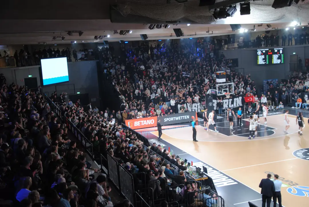 Müthiş Seyirci Desteği ve Beşiktaş Uzatmada Play-Off`u Garantiledi
