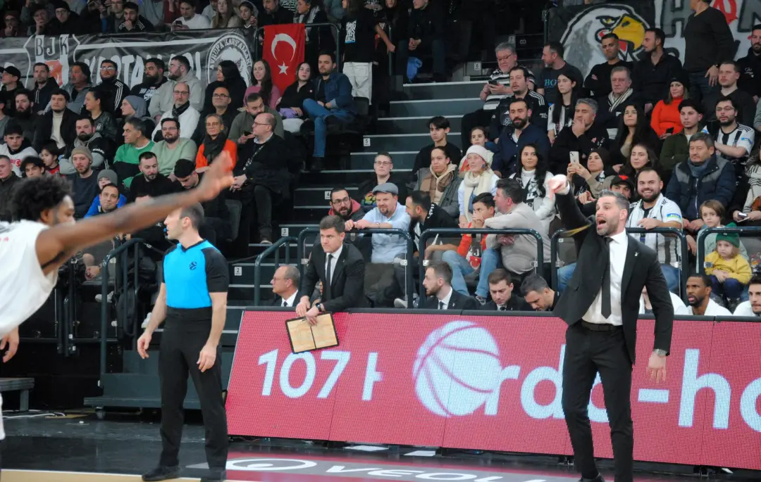 Müthiş Seyirci Desteği ve Beşiktaş Uzatmada Play-Off`u Garantiledi