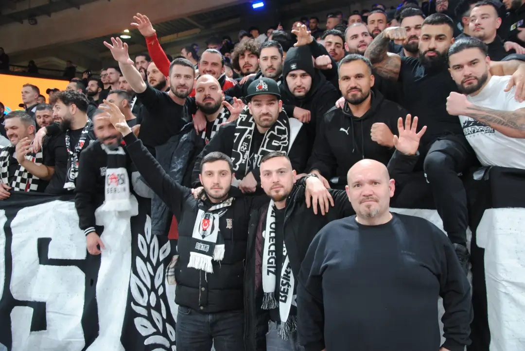 Müthiş Seyirci Desteği ve Beşiktaş Uzatmada Play-Off`u Garantiledi