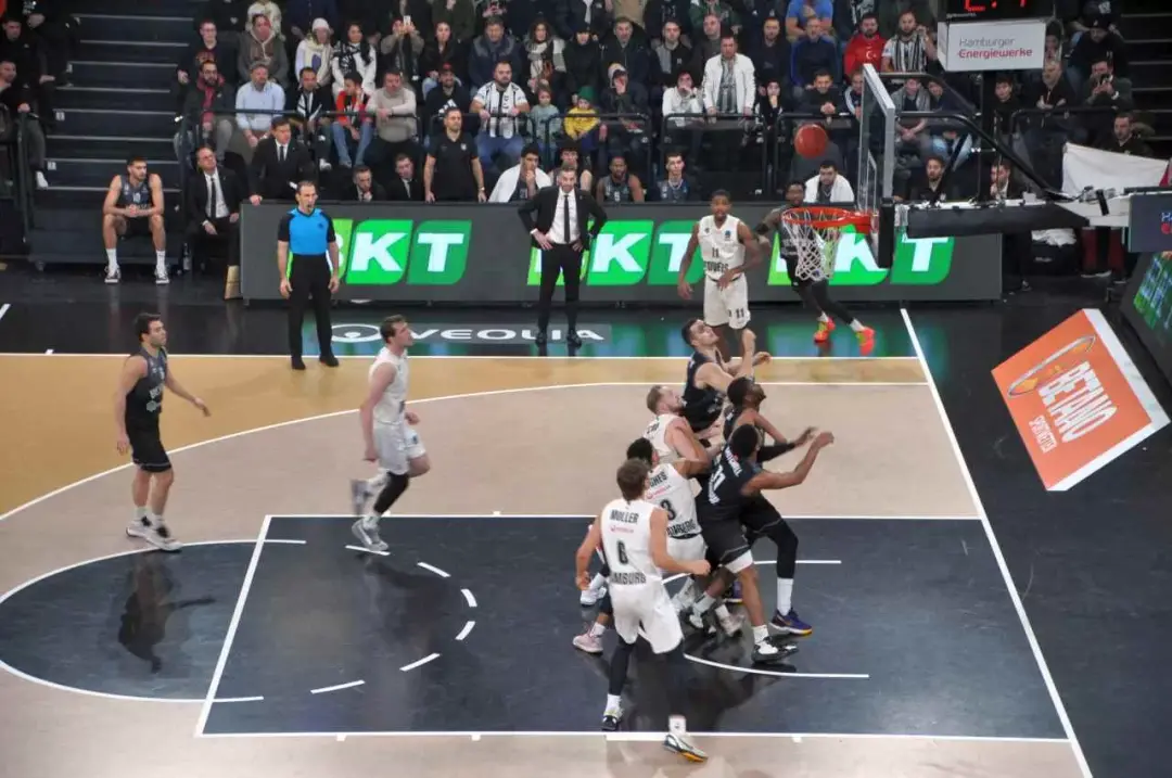 Müthiş Seyirci Desteği ve Beşiktaş Uzatmada Play-Off`u Garantiledi
