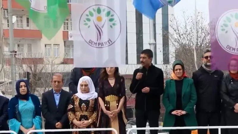 HÜDA PAR adayıyla fotoğrafı tartışma yaratan DEM Parti’nin Batman Belediye Eş Başkan adayı ihraç edildi