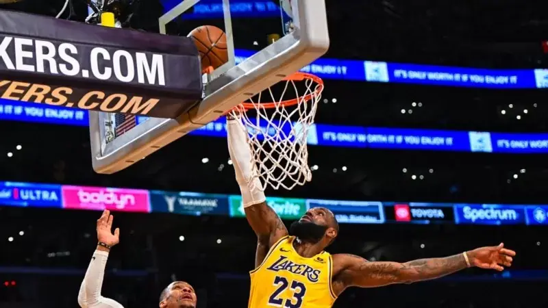 Lebron James 40 bini geçti
