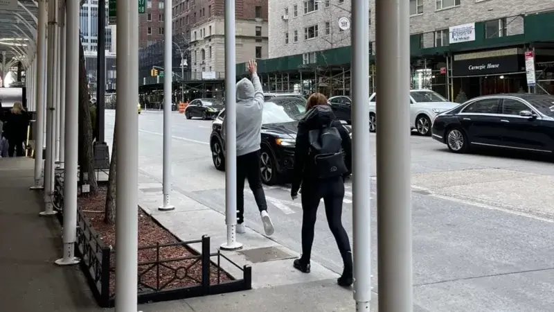 Ölümlü kazanın şüphelisi ve annesi New York’ta görüntülendi: “Görüntülendiklerini anlayınca hızla uzaklaştılar”