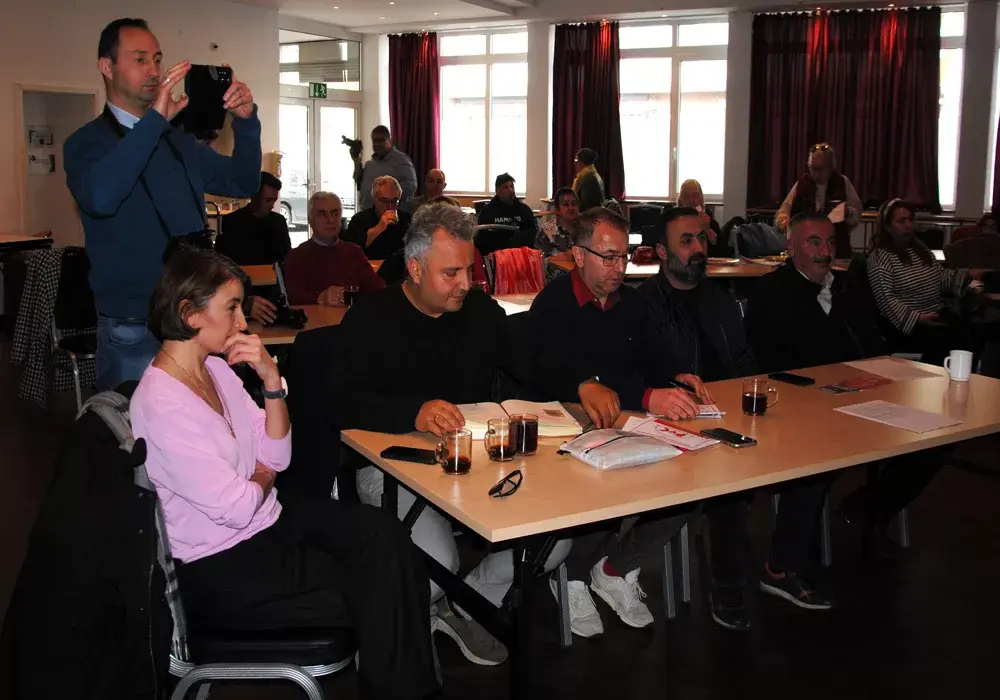 Hamburg`da kadına şiddet ve ırkçılık masaya yatırıldı