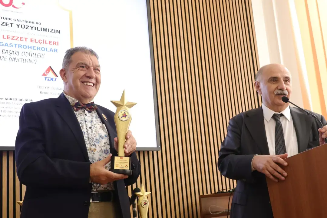 EUROTÜRK GASTROHERO’larına ‘Şükran ve Başarı Ödülleri’