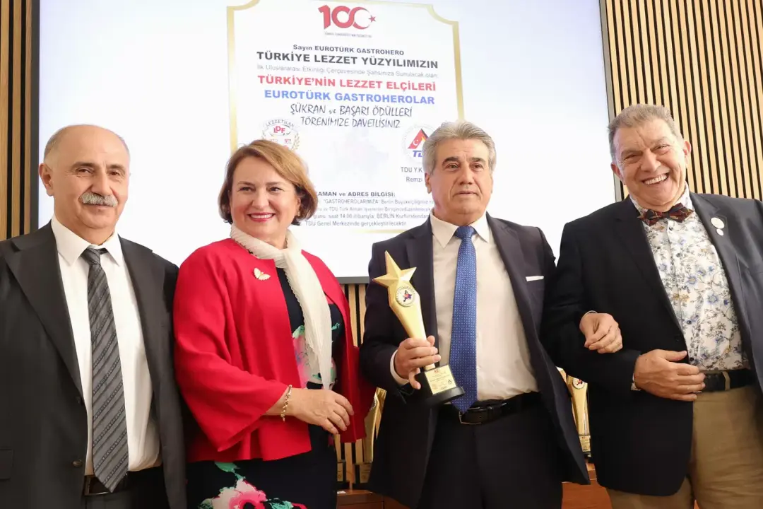 EUROTÜRK GASTROHERO’larına ‘Şükran ve Başarı Ödülleri’