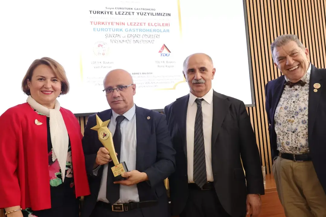 EUROTÜRK GASTROHERO’larına ‘Şükran ve Başarı Ödülleri’