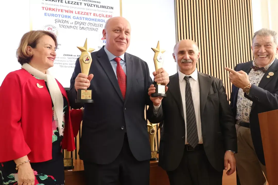 EUROTÜRK GASTROHERO’larına ‘Şükran ve Başarı Ödülleri’