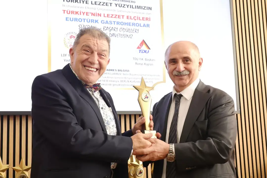EUROTÜRK GASTROHERO’larına ‘Şükran ve Başarı Ödülleri’