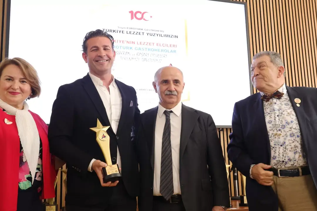 EUROTÜRK GASTROHERO’larına ‘Şükran ve Başarı Ödülleri’