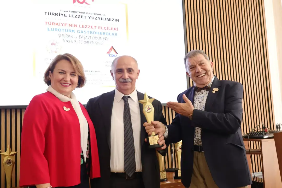 EUROTÜRK GASTROHERO’larına ‘Şükran ve Başarı Ödülleri’