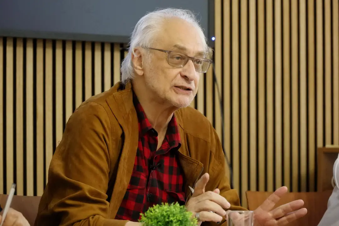 “Türkler yıkılan Berlin Duvarı`nın altında kaldı”