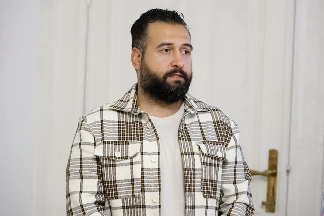 “Türkler yıkılan Berlin Duvarı`nın altında kaldı”