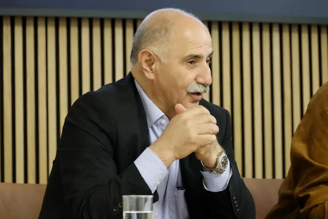 “Türkler yıkılan Berlin Duvarı`nın altında kaldı”