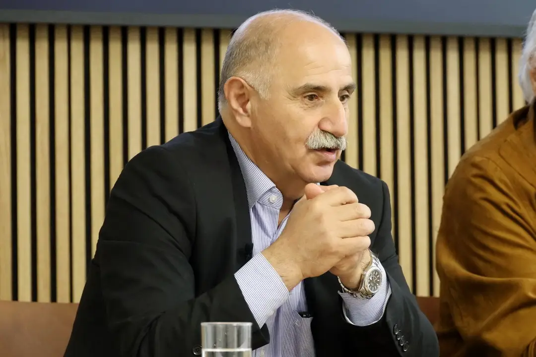 “Türkler yıkılan Berlin Duvarı`nın altında kaldı”