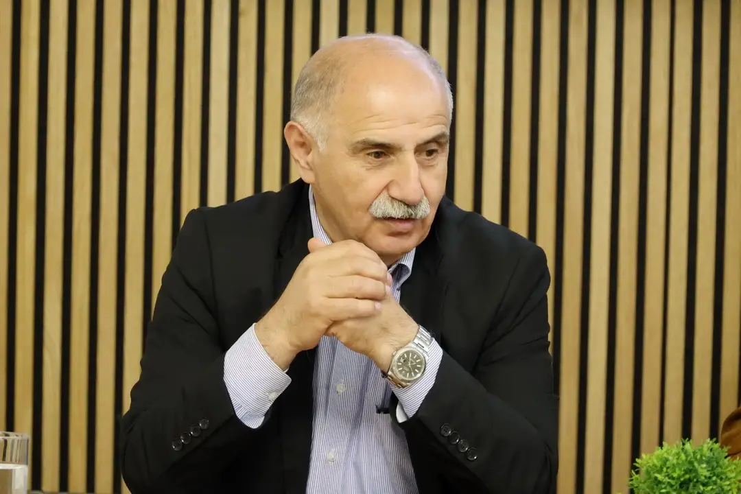 “Türkler yıkılan Berlin Duvarı`nın altında kaldı”